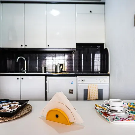 Comfy In Cristianos Апартаменты